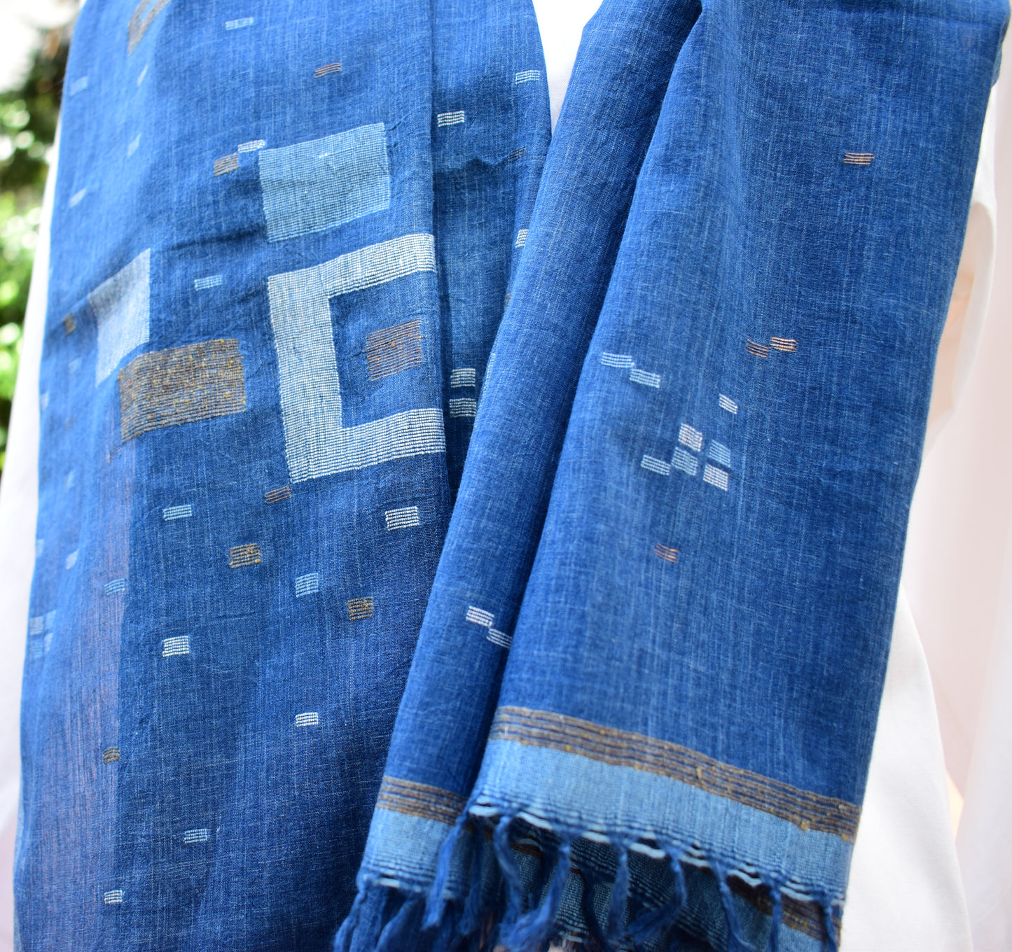 Khadi Jamdani Scarf — Two Colorways — texture detail