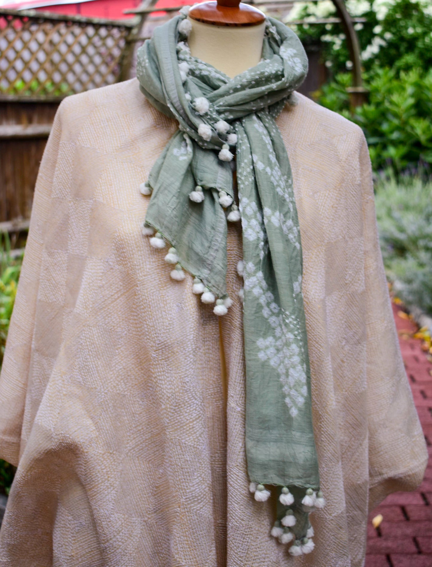 Cotton-Silk Bandhani Scarf — Mint — texture detail