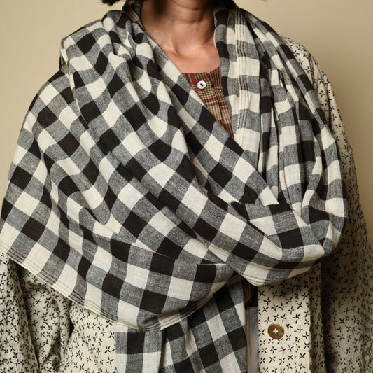 Gamcha cotton scarf black and white check detail