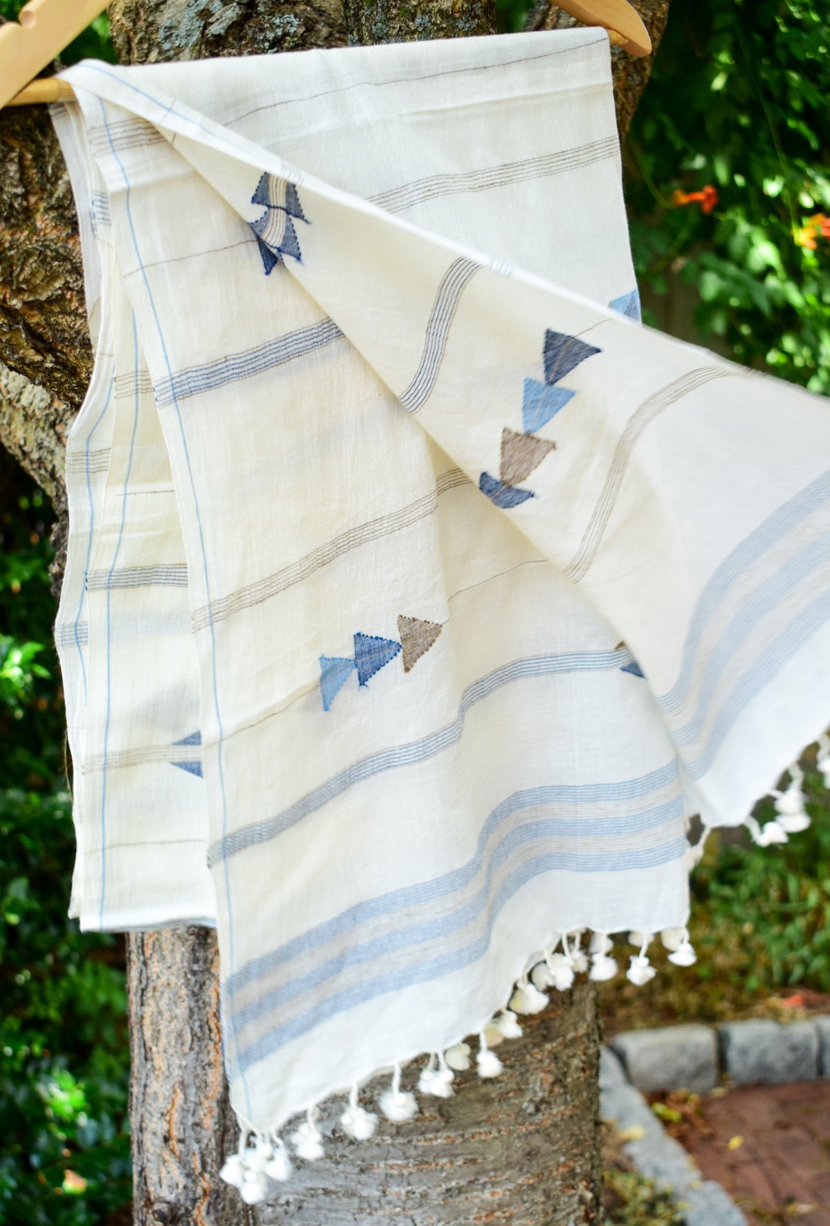 White Gold — Khadi Jamdani Stole — Gold and Blue Inlay